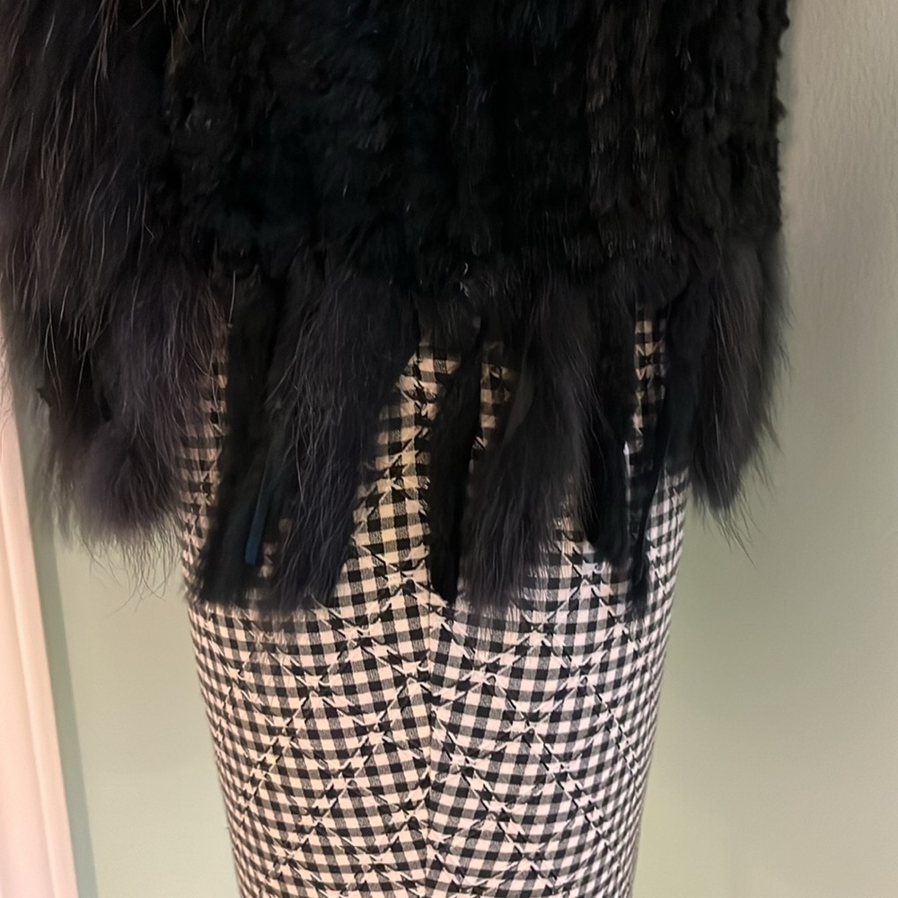Linda Richards Fur Vest - Picture 5 of 10